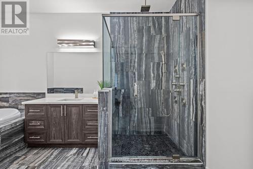 441 Bruges Street, Russell, ON - Indoor Photo Showing Bathroom
