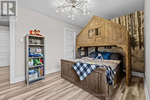 441 Bruges Street, Russell, ON - Indoor Photo Showing Bedroom