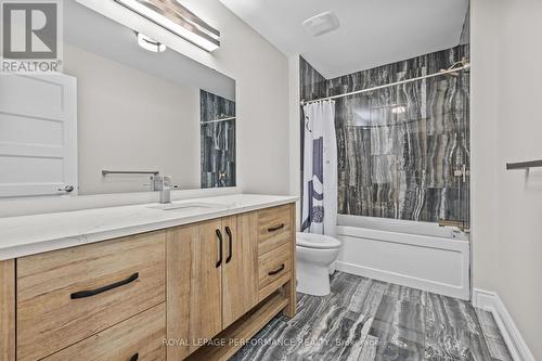 441 Bruges Street, Russell, ON - Indoor Photo Showing Bathroom