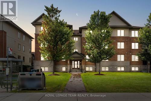 2 - 313 CRESTHAVEN DRIVE  Ottawa, ON K2G 4R5