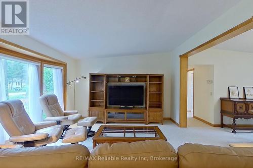 117 Tamarack Drive, Central Huron (Goderich), ON - Indoor Photo Showing Living Room