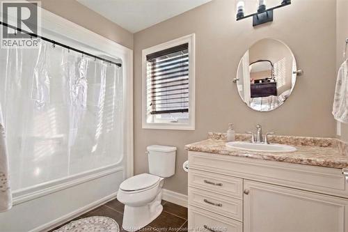 6 Joaney Lane, Cottam, ON - Indoor Photo Showing Bathroom