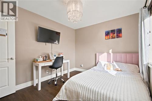 6 Joaney Lane, Cottam, ON - Indoor Photo Showing Bedroom