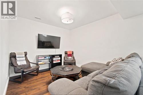 6 Joaney Lane, Cottam, ON - Indoor Photo Showing Living Room