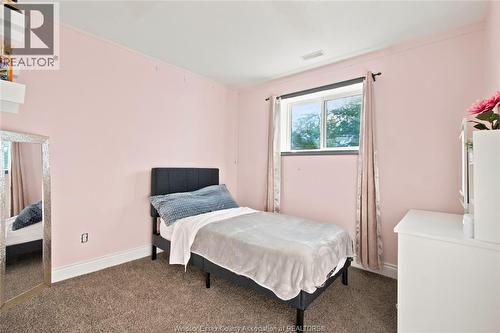 6 Joaney Lane, Cottam, ON - Indoor Photo Showing Bedroom
