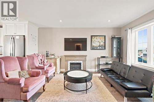 6 Joaney Lane, Cottam, ON - Indoor Photo Showing Living Room With Fireplace