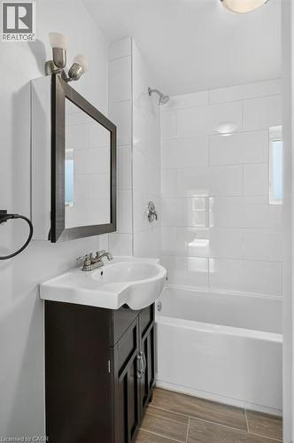 149 Lottridge Street, Hamilton, ON - Indoor Photo Showing Bathroom