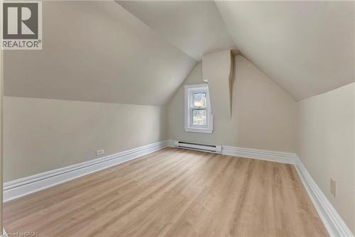 142 Sanford Avenue N, Hamilton, ON - Indoor Photo Showing Other Room