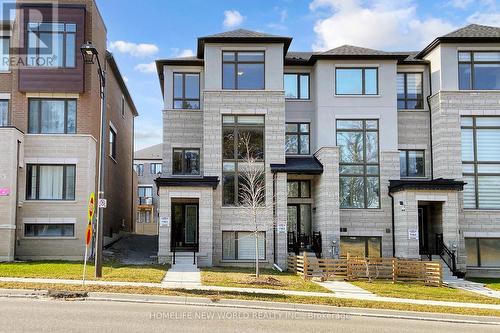 18 BENNINGTON ROAD  Newmarket, ON L3X 0M8