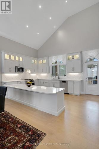 305 Blair Creek Drive, Kitchener, ON - Indoor Photo Showing Kitchen With Upgraded Kitchen