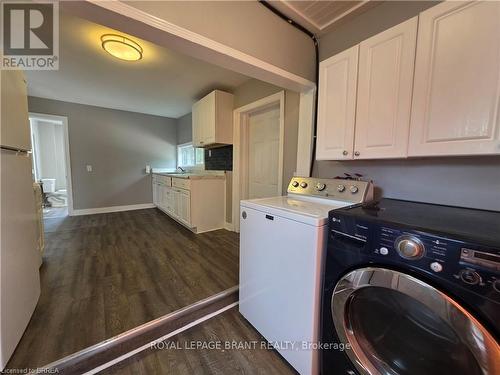109 Sydenham Street, Brantford, ON - Indoor Photo Showing Laundry Room