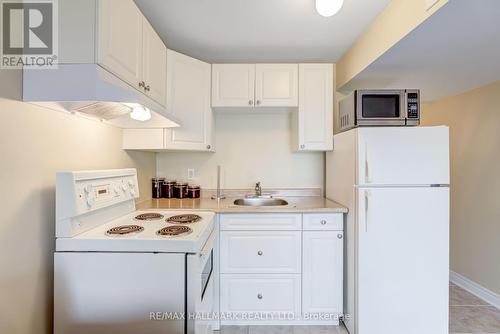 Bsmt - 97 Maple Ridge Crescent, Markham, ON - Indoor Photo Showing Kitchen