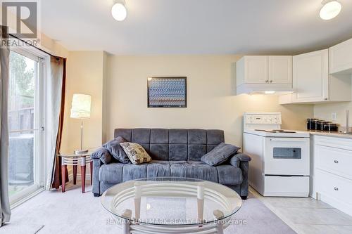 Bsmt - 97 Maple Ridge Crescent, Markham, ON - Indoor Photo Showing Kitchen