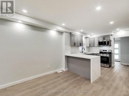 67 Cope Street, Hamilton, ON - Indoor Photo Showing Kitchen