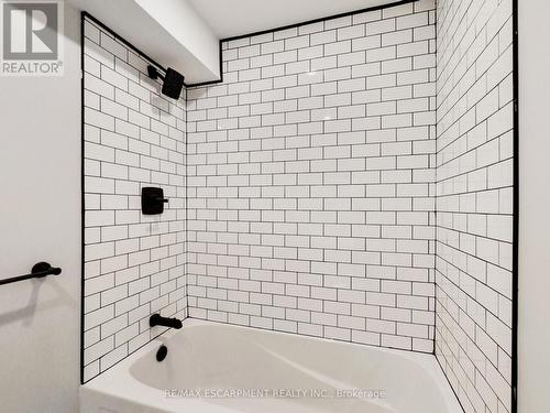 67 Cope Street, Hamilton, ON - Indoor Photo Showing Bathroom