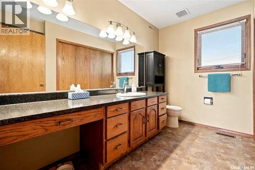 6112 Brunskill Place, Regina, SK - Indoor Photo Showing Bathroom