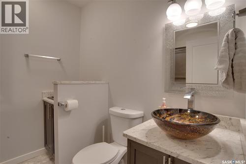 407 Chitek Crescent, Saskatoon, SK - Indoor Photo Showing Bathroom