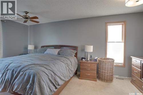 407 Chitek Crescent, Saskatoon, SK - Indoor Photo Showing Bedroom