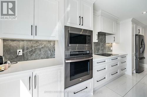 138 Jackman Crescent, Vaughan, ON - Indoor Photo Showing Kitchen With Stainless Steel Kitchen With Upgraded Kitchen