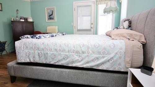 66-6400 Spencer Road, Kelowna, BC - Indoor Photo Showing Bedroom