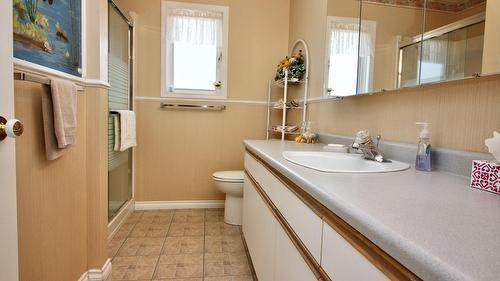 66-6400 Spencer Road, Kelowna, BC - Indoor Photo Showing Bathroom