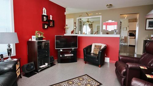 66-6400 Spencer Road, Kelowna, BC - Indoor Photo Showing Other Room