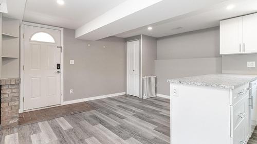 700 Matt Road, Kelowna, BC - Indoor
