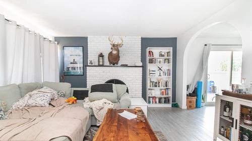 700 Matt Road, Kelowna, BC - Indoor Photo Showing Bedroom