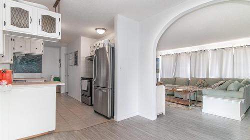 700 Matt Road, Kelowna, BC - Indoor