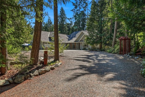 382 Dorset Rd, Qualicum Beach, BC 