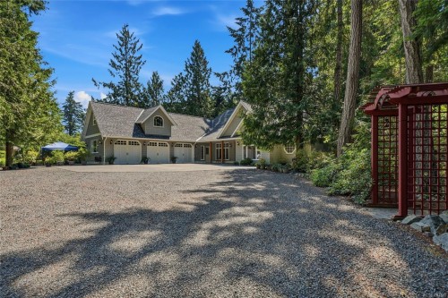 382 Dorset Rd, Qualicum Beach, BC 
