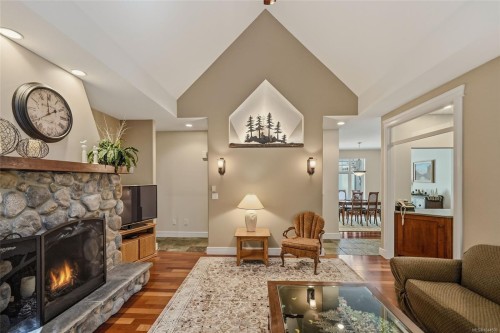 382 Dorset Rd, Qualicum Beach, BC 