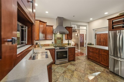 382 Dorset Rd, Qualicum Beach, BC 
