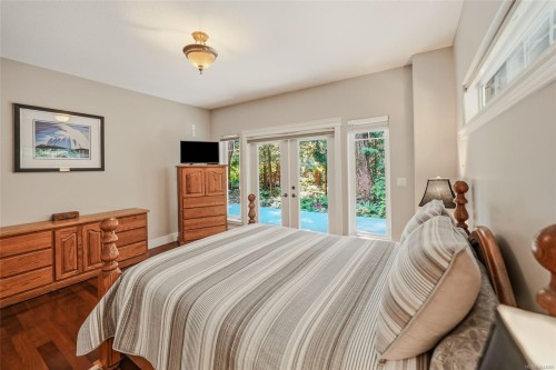 382 Dorset Rd, Qualicum Beach, BC 