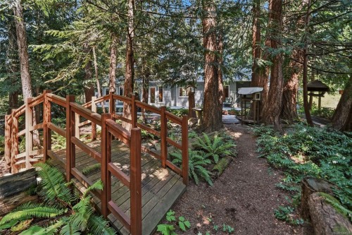 382 Dorset Rd, Qualicum Beach, BC 