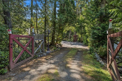 382 Dorset Rd, Qualicum Beach, BC 