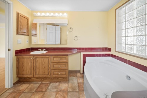 6214 Rich Rd, Nanaimo, BC 