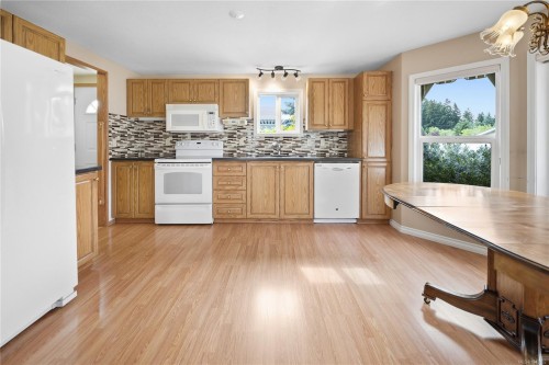 6214 Rich Rd, Nanaimo, BC 