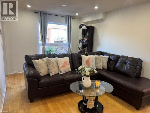 5781 Sidmouth Street, Mississauga, ON - Indoor Photo Showing Living Room