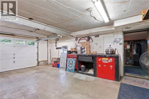 101 Crosby Drive, Kitchener, ON - Indoor Photo Showing Garage