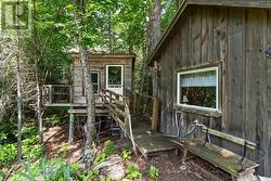 TREEHOUSE BESIDE BUNKIE - 