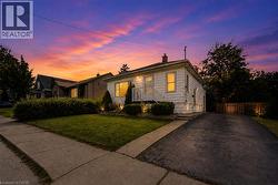 22 DAVID Avenue  Hamilton, ON L9A 3V1