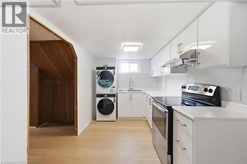 22 David Avenue, Hamilton, ON - Indoor Photo Showing Kitchen