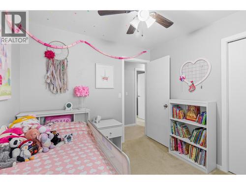 1035 Elwyn Road, Kelowna, BC - Indoor Photo Showing Bedroom