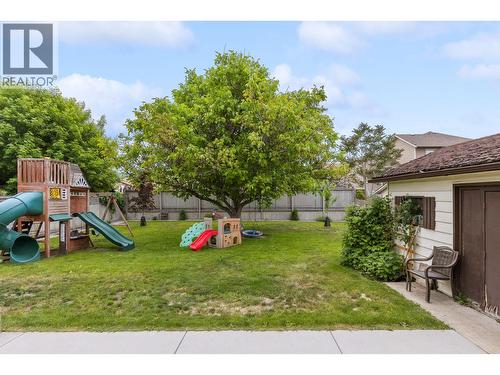 1035 Elwyn Road, Kelowna, BC - Outdoor