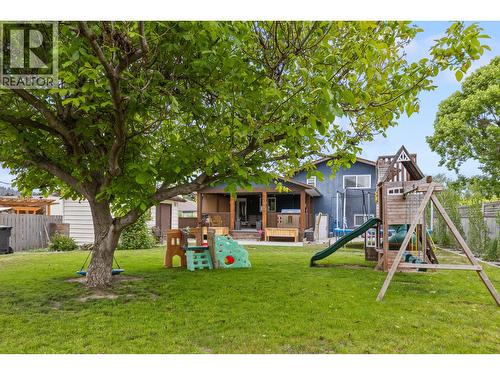 1035 Elwyn Road, Kelowna, BC - Outdoor