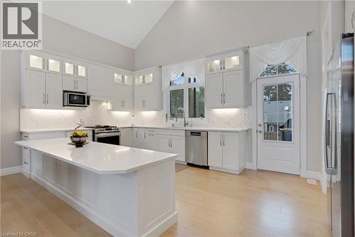 305 Blair Creek Drive, Kitchener, ON - Indoor Photo Showing Kitchen With Upgraded Kitchen