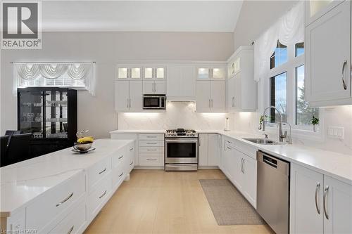 305 Blair Creek Drive, Kitchener, ON - Indoor Photo Showing Kitchen With Upgraded Kitchen