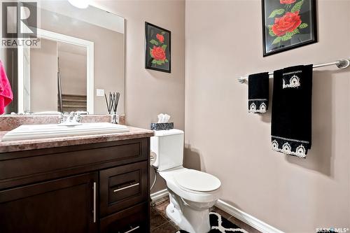 104 4100 Sandhill Crescent, Regina, SK - Indoor Photo Showing Bathroom