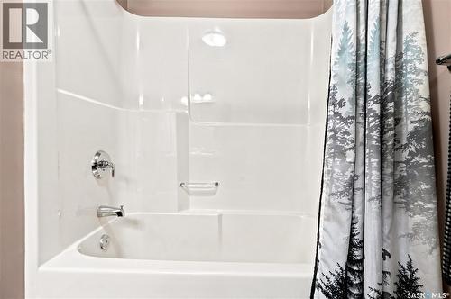 104 4100 Sandhill Crescent, Regina, SK - Indoor Photo Showing Bathroom